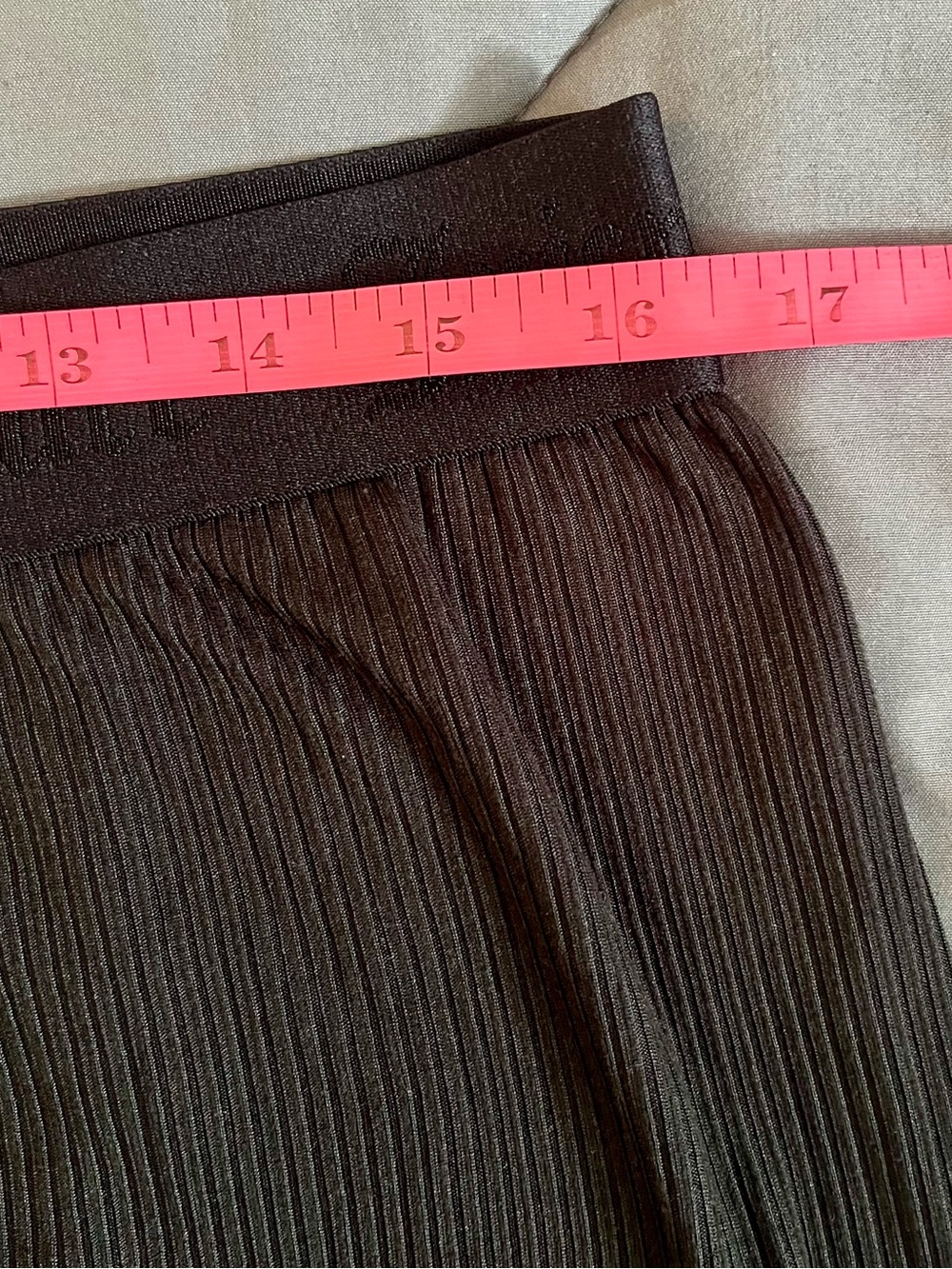 Juicy Couture Women's NWT Black Logo Short-Sleeve Top and Pants. SIZE: Large - Picture 9 of 11